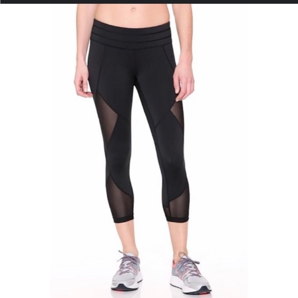 Athleta Large Mesh Solar Black Capri Pants 212394